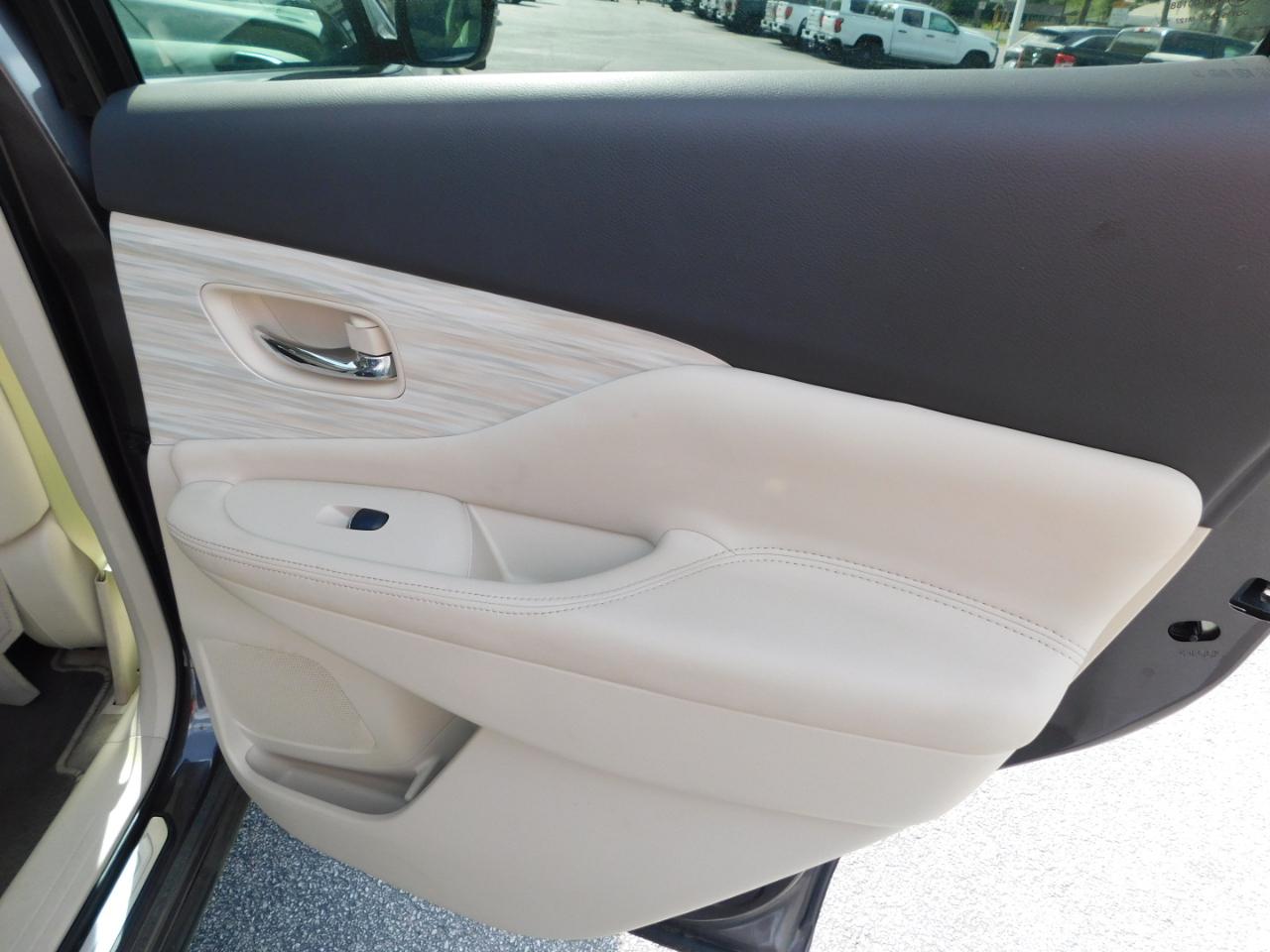 Nissan Murano FWD 4dr Platinum 2015