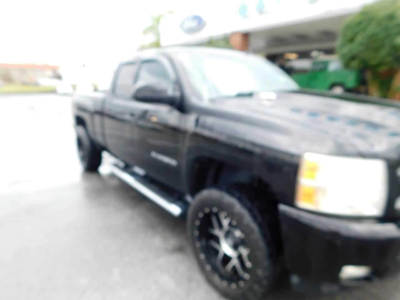 Chevrolet Silverado 1500 4WD Ext Cab 143.5" LT 2010