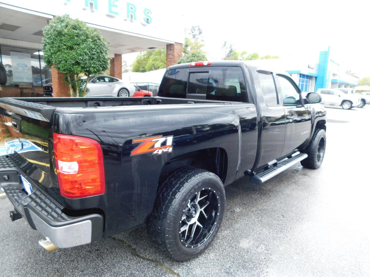 Chevrolet Silverado 1500 4WD Ext Cab 143.5" LT 2010