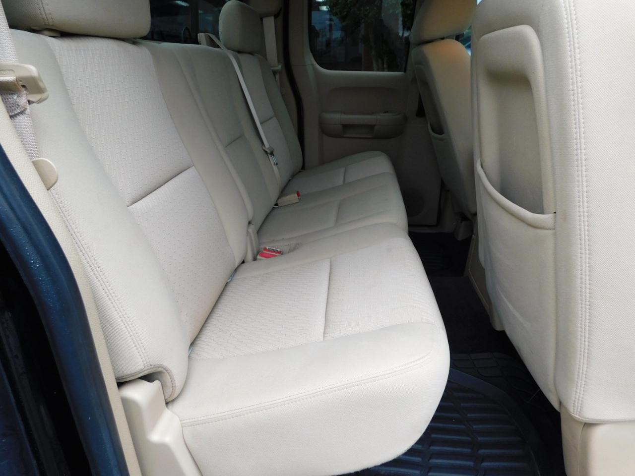 Chevrolet Silverado 1500 4WD Ext Cab 143.5" LT 2010