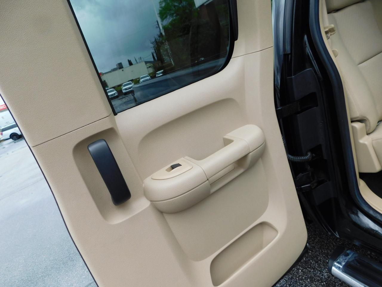 Chevrolet Silverado 1500 4WD Ext Cab 143.5" LT 2010