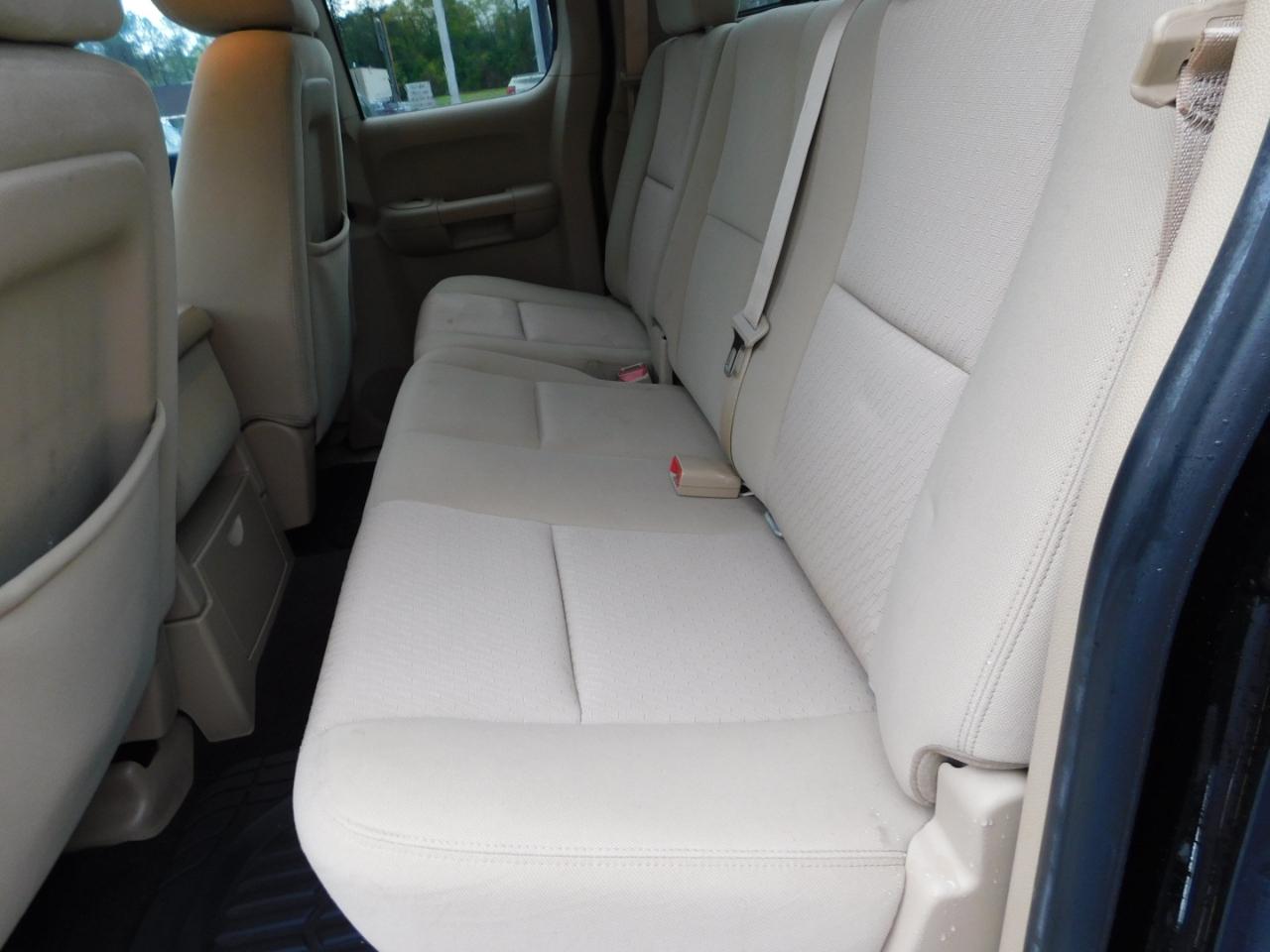 Chevrolet Silverado 1500 4WD Ext Cab 143.5" LT 2010