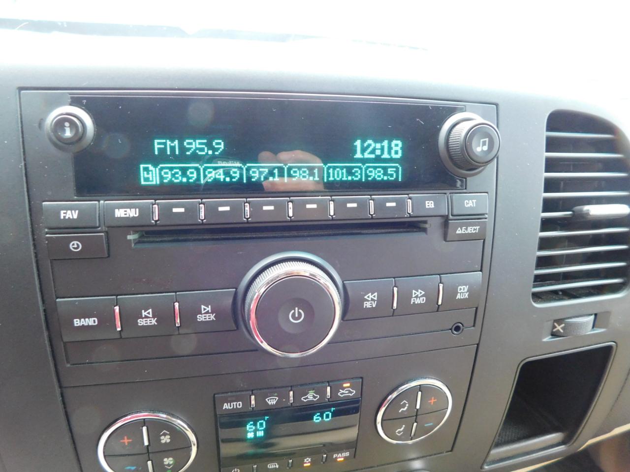 Chevrolet Silverado 1500 4WD Ext Cab 143.5" LT 2010