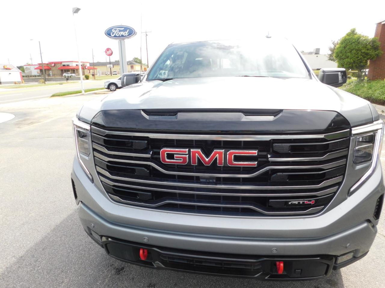 GMC Sierra 1500 4WD Crew Cab 147" AT4 2026