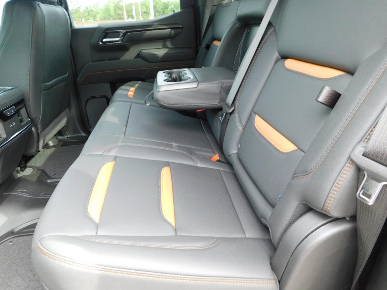 GMC Sierra 1500 4WD Crew Cab 147" AT4 2026