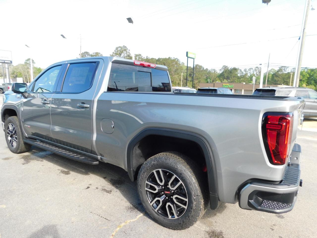 GMC Sierra 1500 4WD Crew Cab 147" AT4 2026