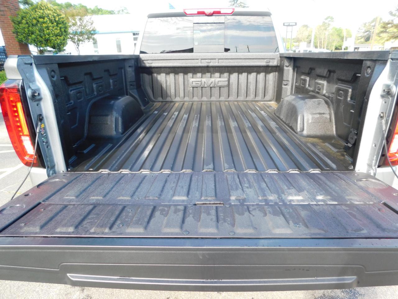 GMC Sierra 1500 4WD Crew Cab 147" AT4 2026