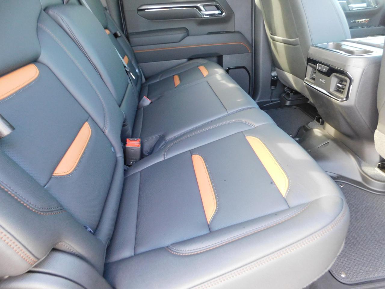 GMC Sierra 1500 4WD Crew Cab 147" AT4 2026