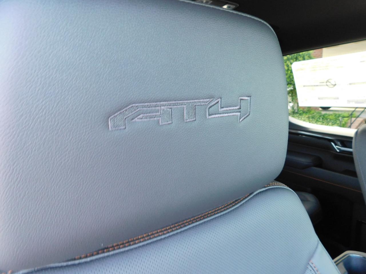 GMC Sierra 1500 4WD Crew Cab 147" AT4 2026