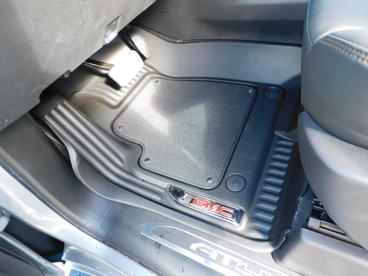 GMC Sierra 1500 4WD Crew Cab 147" AT4 2026