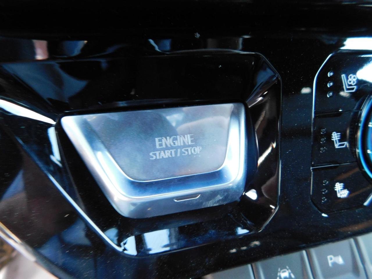 GMC Sierra 1500 4WD Crew Cab 147" AT4 2026