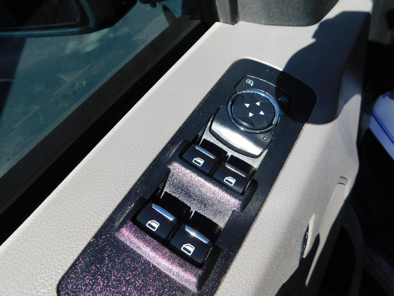 Ford F-150 4WD SuperCrew 145" STX 2019