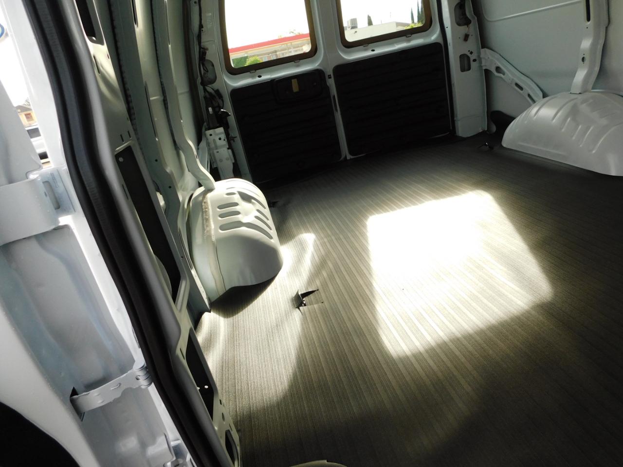 GMC Savana Cargo Van RWD 3500 155" 2026