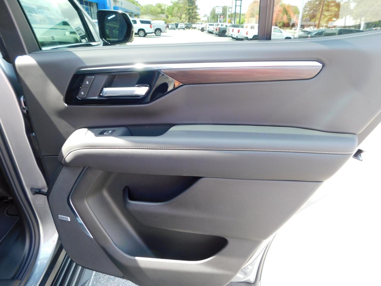 Chevrolet Tahoe 2WD 4dr Premier 2026