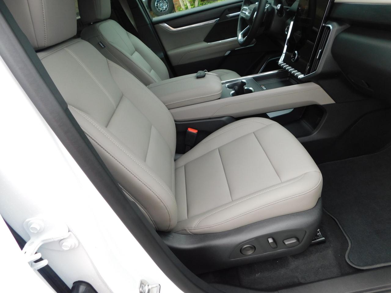 GMC Acadia FWD 4dr Elevation 2026