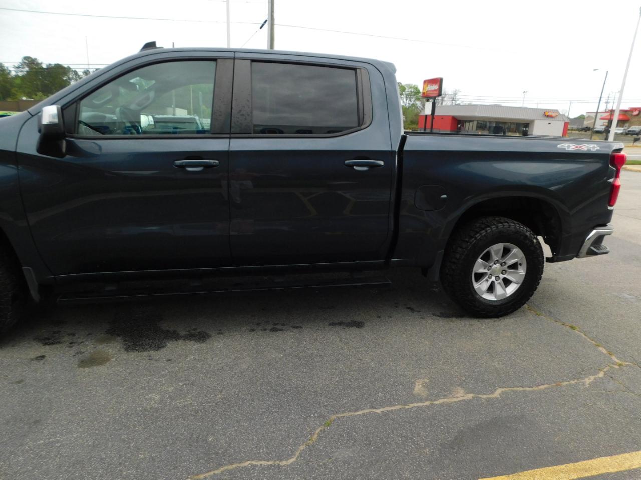 Chevrolet Silverado 1500 4WD Crew Cab 147" LT 2020