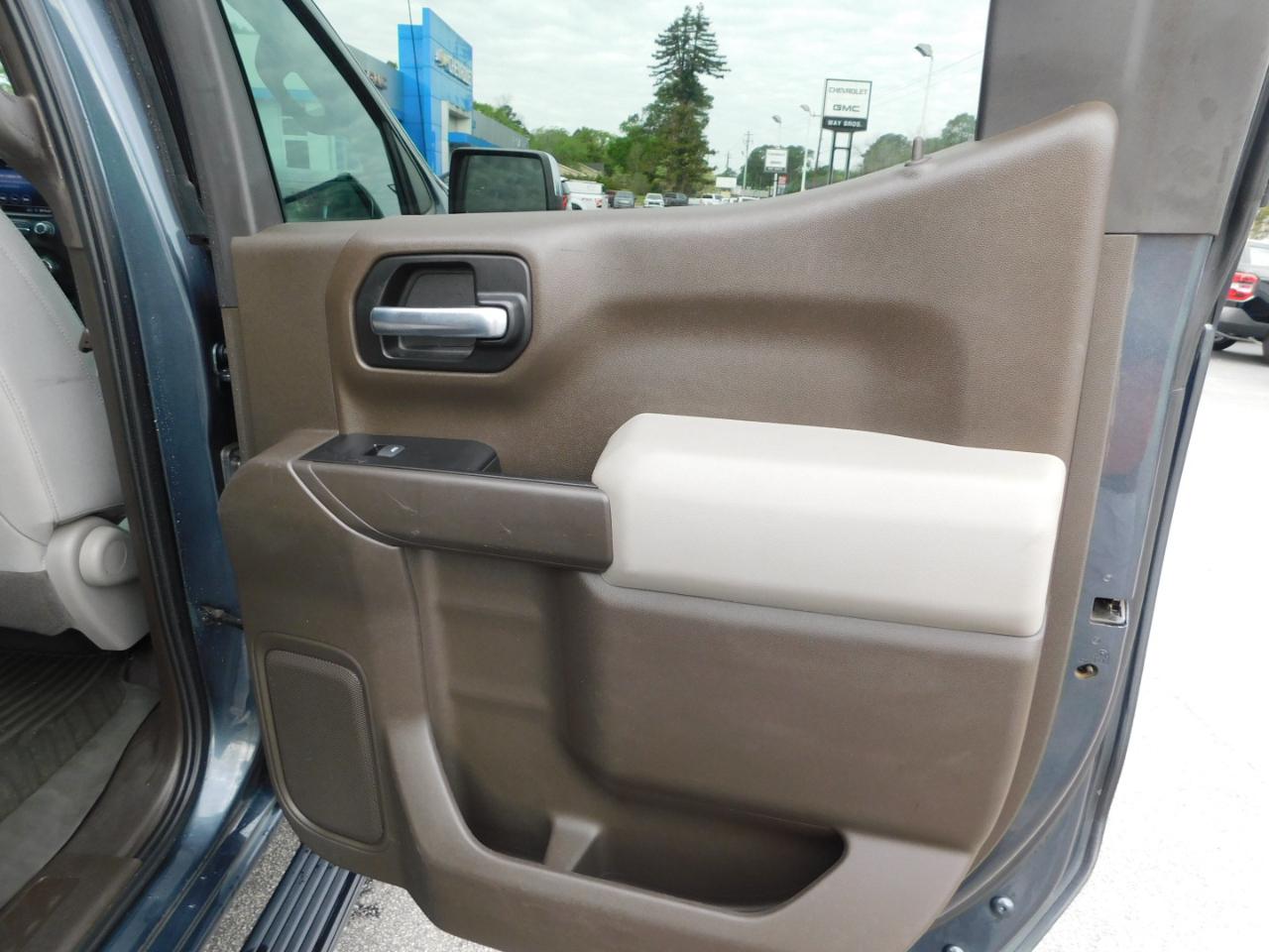 Chevrolet Silverado 1500 4WD Crew Cab 147" LT 2020