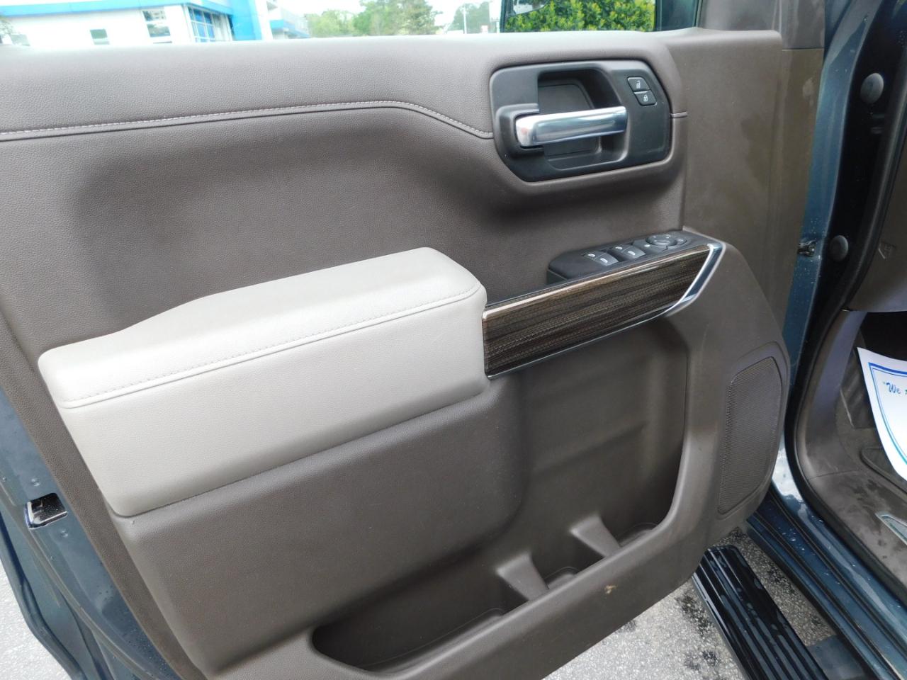 Chevrolet Silverado 1500 4WD Crew Cab 147" LT 2020