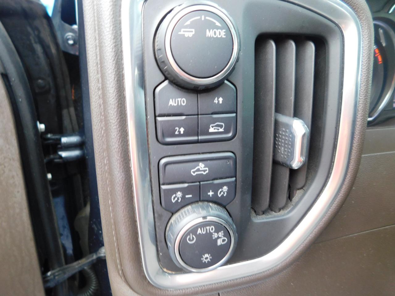 Chevrolet Silverado 1500 4WD Crew Cab 147" LT 2020