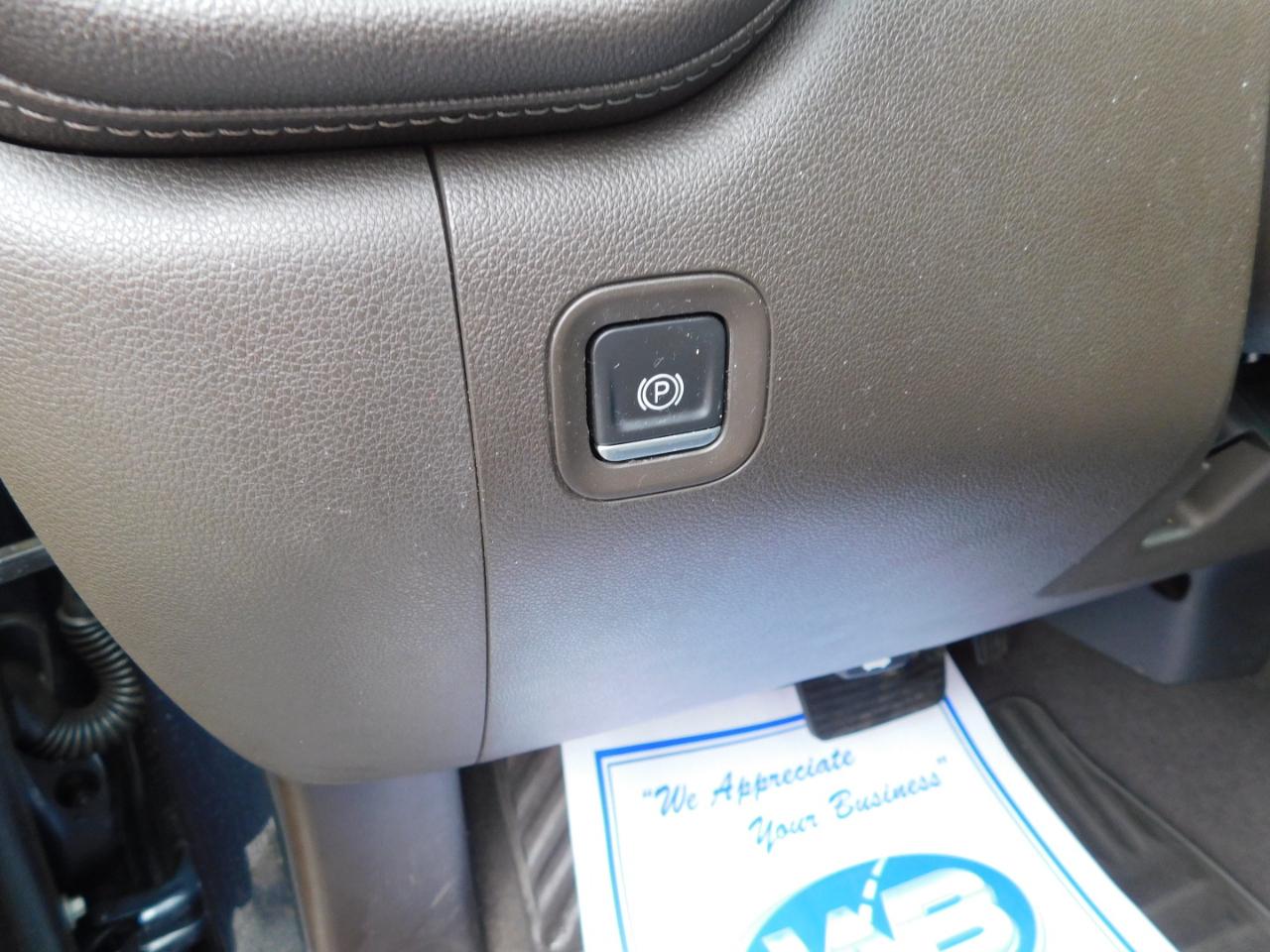 Chevrolet Silverado 1500 4WD Crew Cab 147" LT 2020