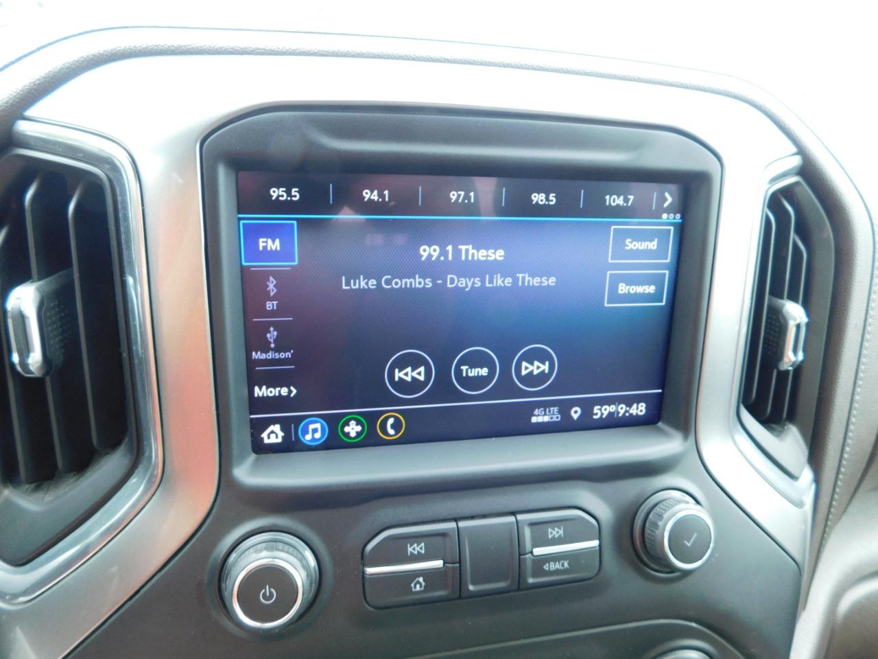 Chevrolet Silverado 1500 4WD Crew Cab 147" LT 2020