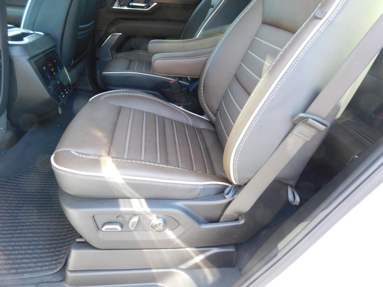 GMC Yukon 4WD 4dr Denali Ultimate 2026