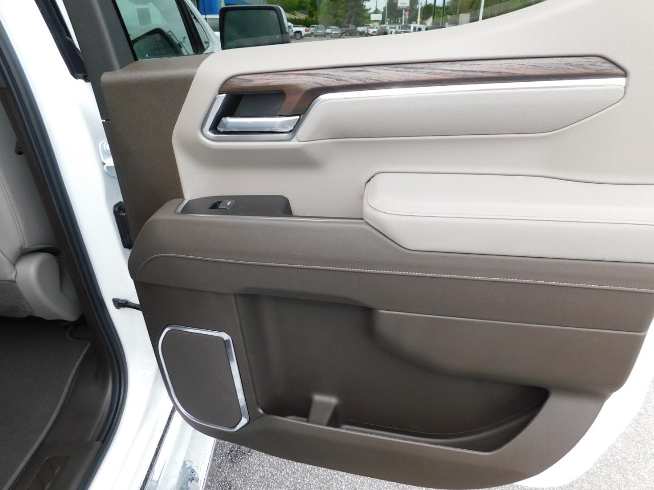 GMC Sierra 1500 4WD Crew Cab 147" SLT 2026