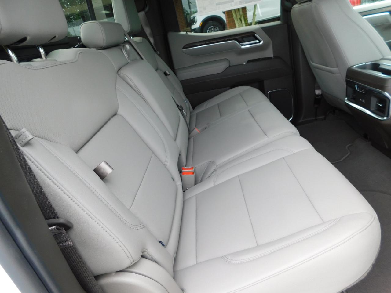 GMC Sierra 1500 4WD Crew Cab 147" SLT 2026