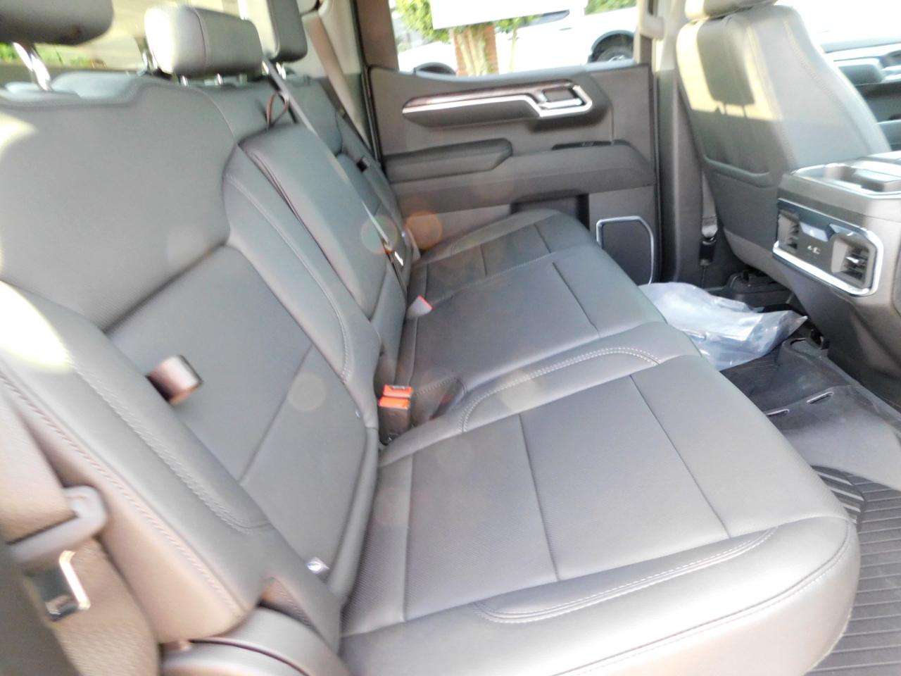 Chevrolet Silverado 1500 4WD Crew Cab 147" LTZ 2026