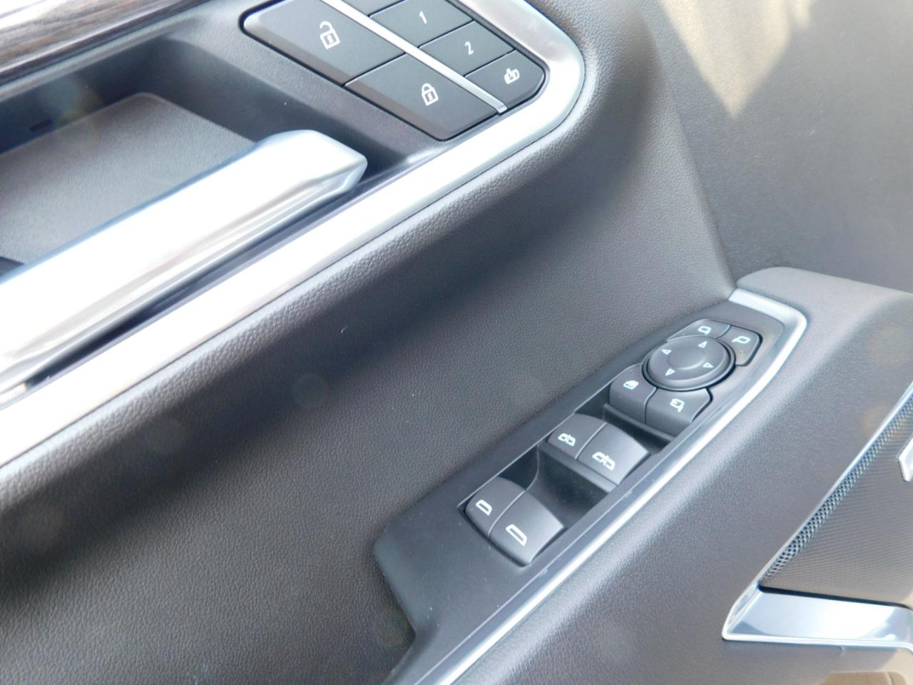 Chevrolet Silverado 1500 4WD Crew Cab 147" LTZ 2026