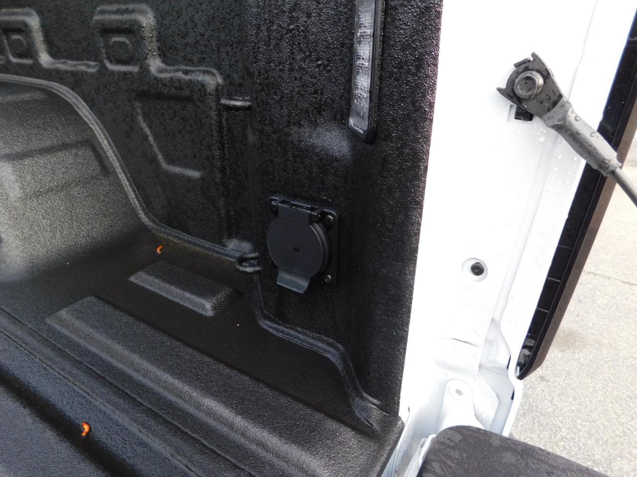 GMC Sierra 1500 4WD Crew Cab 147" SLT 2026