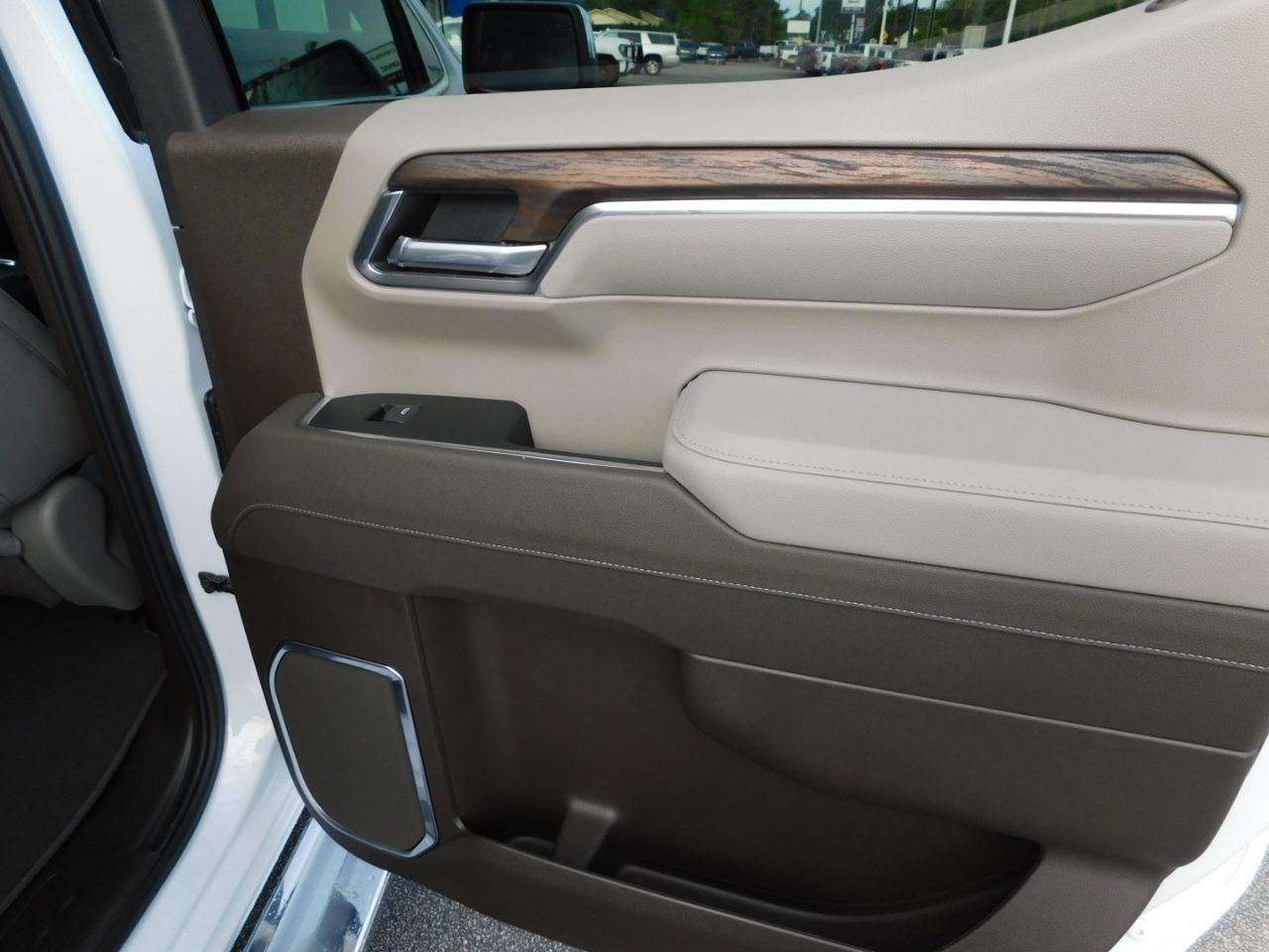 GMC Sierra 1500 4WD Crew Cab 147" SLT 2026