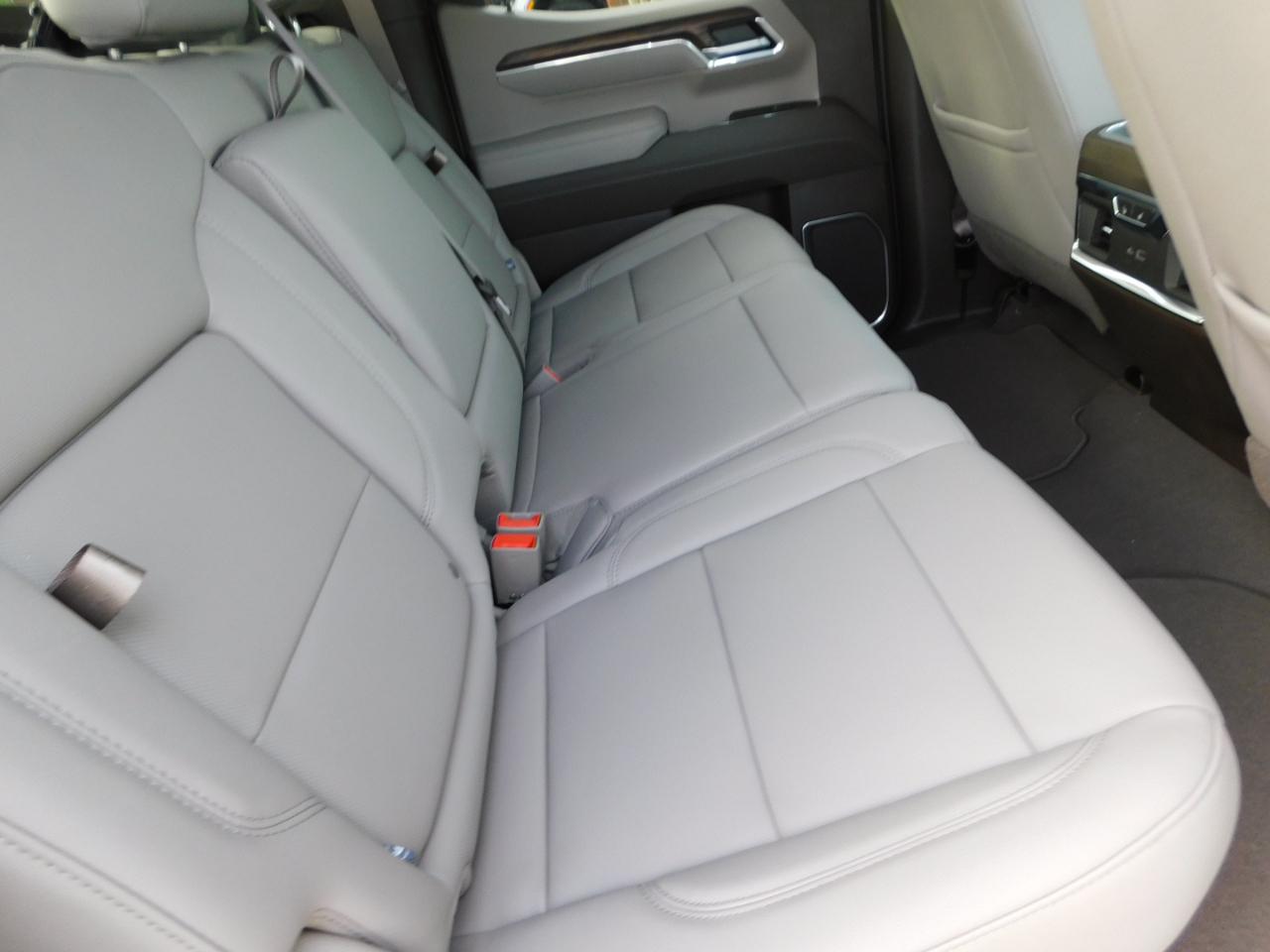 GMC Sierra 1500 4WD Crew Cab 147" SLT 2026