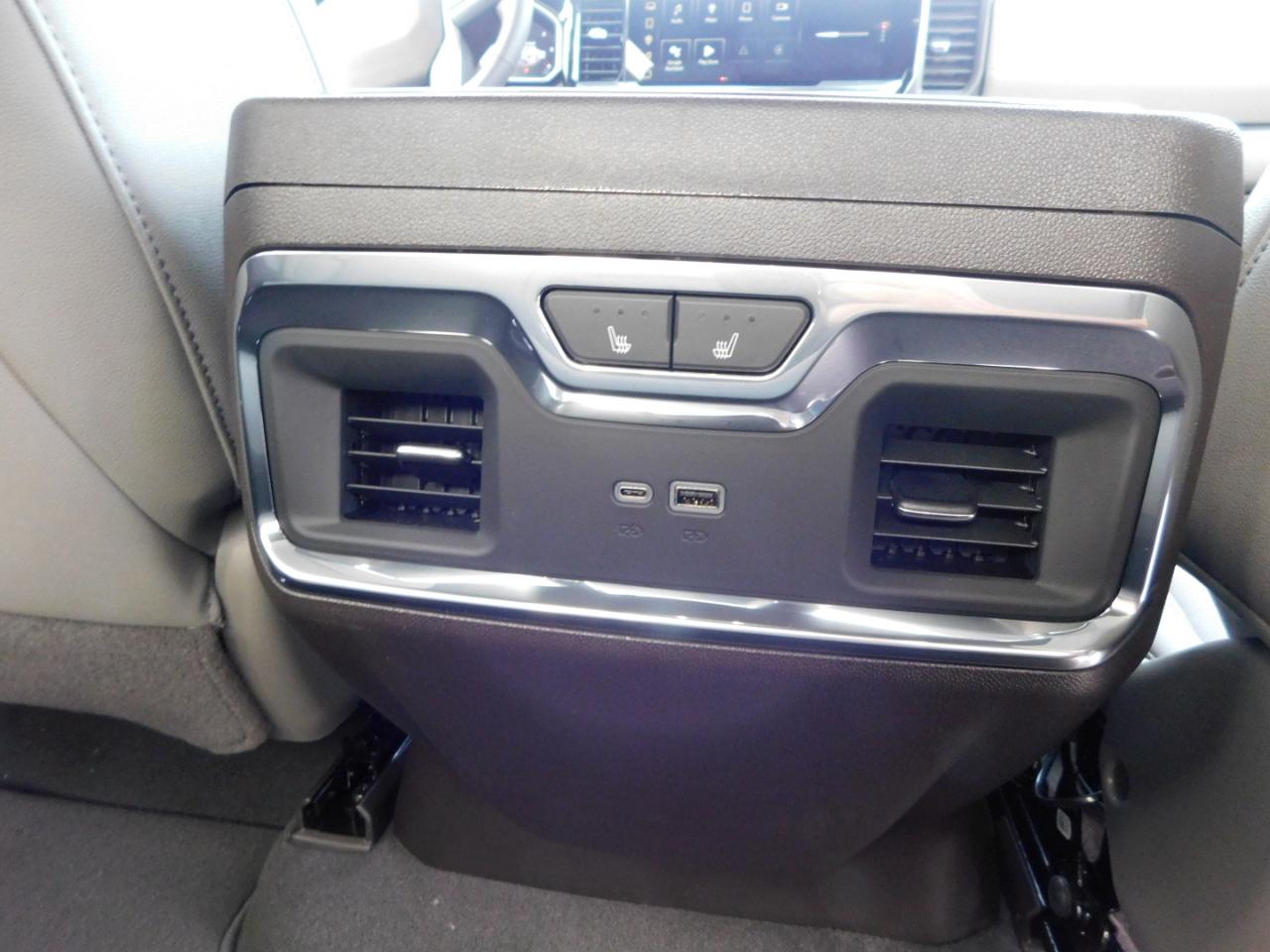 GMC Sierra 1500 4WD Crew Cab 147" SLT 2026