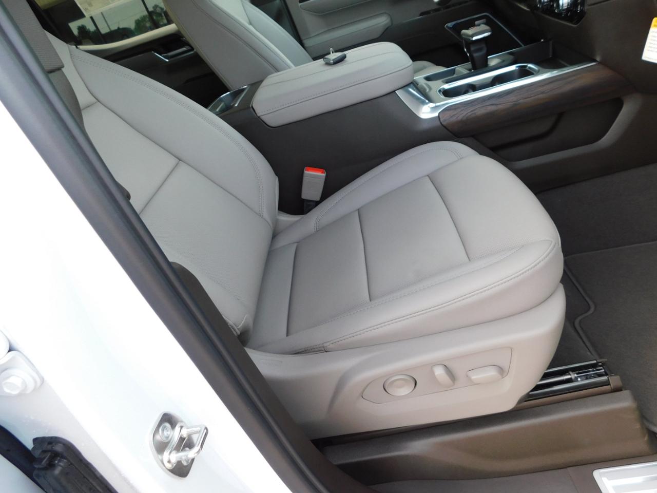 GMC Sierra 1500 4WD Crew Cab 147" SLT 2026