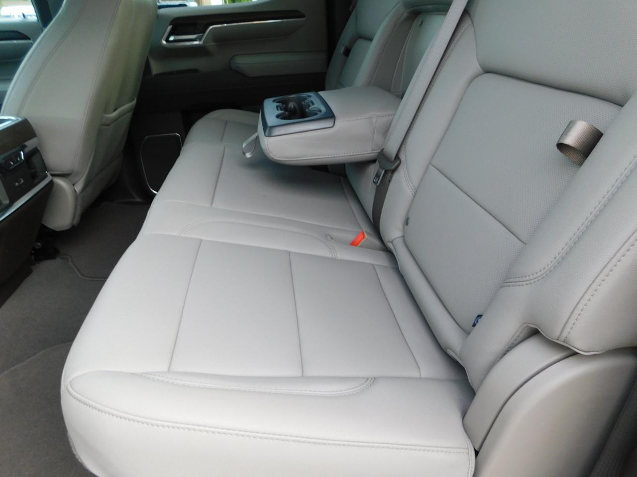 GMC Sierra 1500 4WD Crew Cab 147" SLT 2026