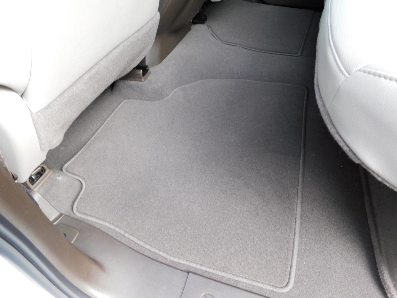 GMC Sierra 1500 4WD Crew Cab 147" SLT 2026