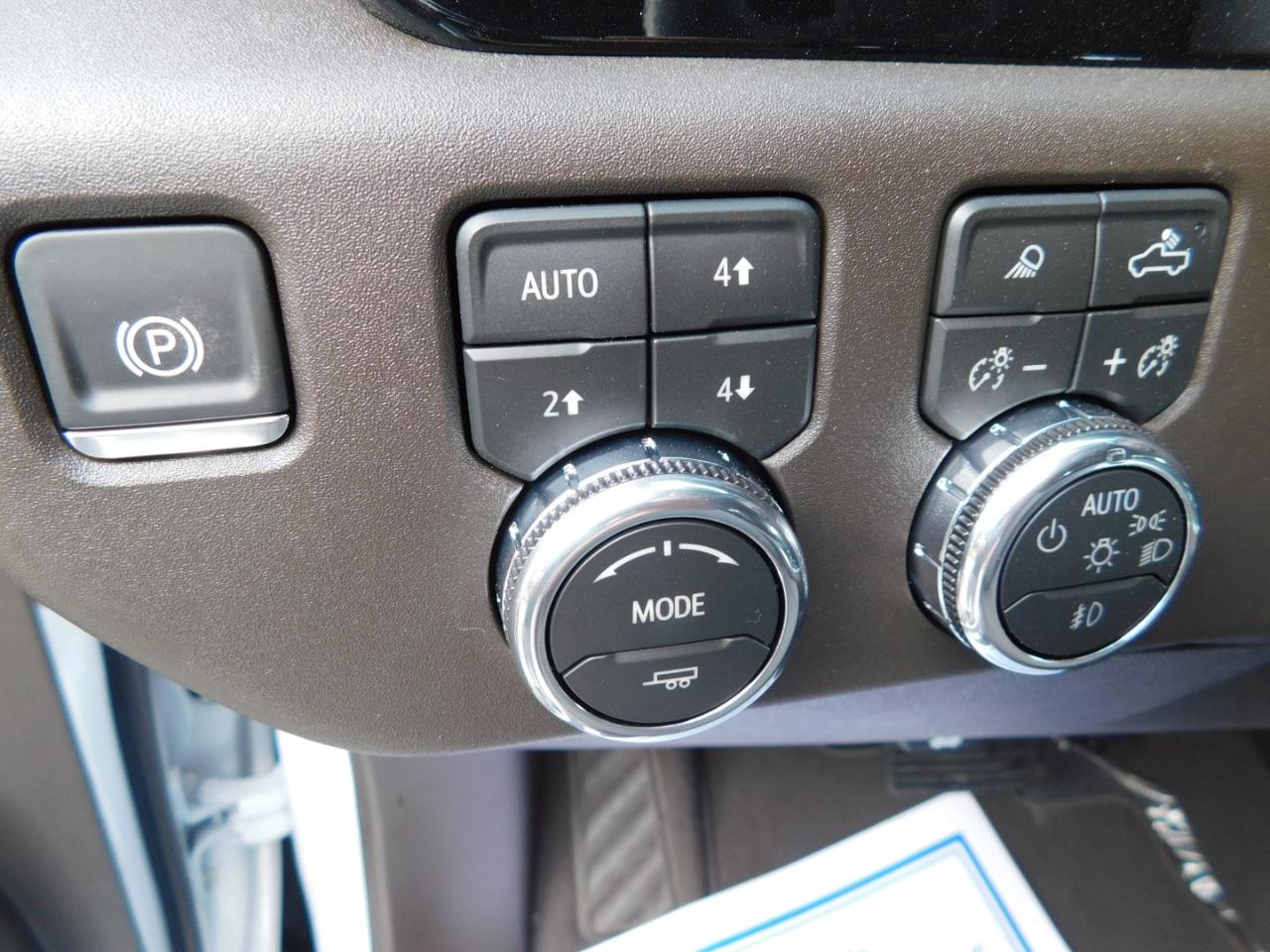 GMC Sierra 1500 4WD Crew Cab 147" SLT 2026