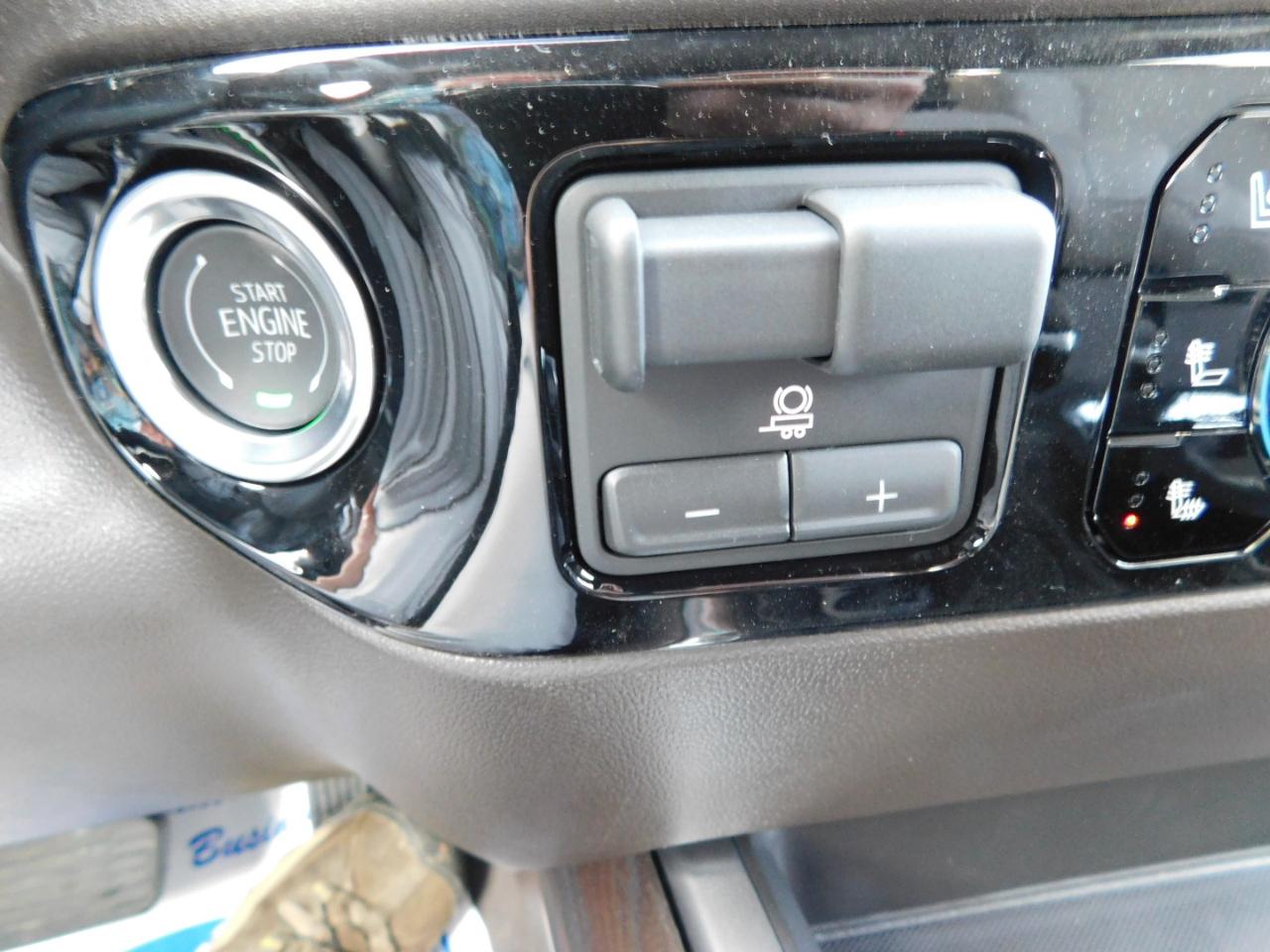 GMC Sierra 1500 4WD Crew Cab 147" SLT 2026