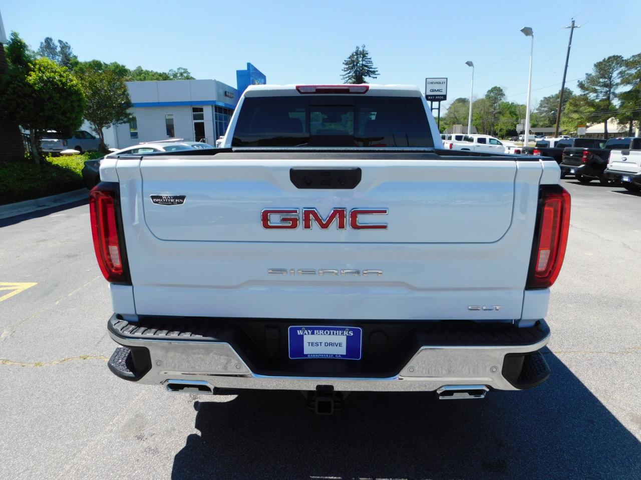 GMC Sierra 1500 4WD Crew Cab 147" SLT 2026