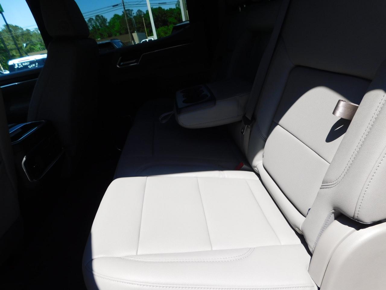 GMC Sierra 1500 4WD Crew Cab 147" SLT 2026