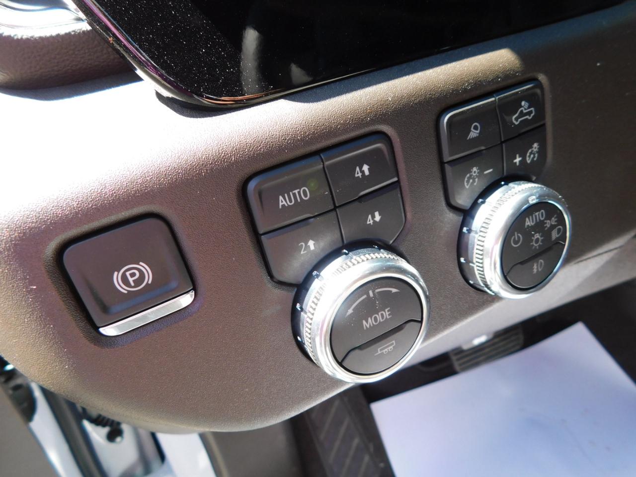 GMC Sierra 1500 4WD Crew Cab 147" SLT 2026