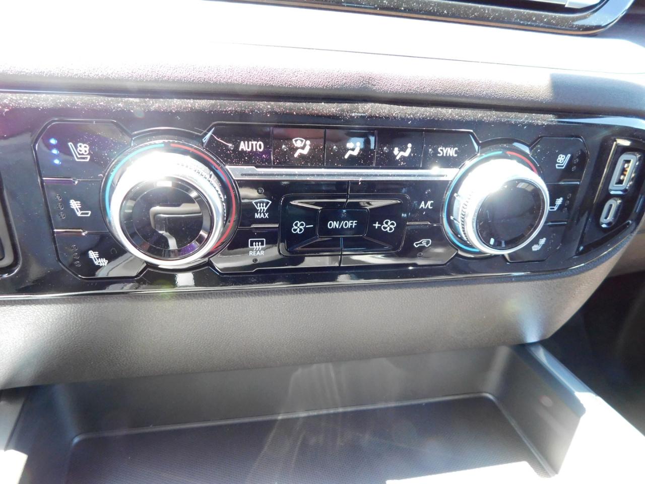GMC Sierra 1500 4WD Crew Cab 147" SLT 2026