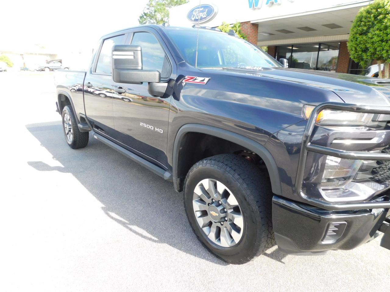 Chevrolet Silverado 2500HD 4WD Crew Cab 159" Custom 2024