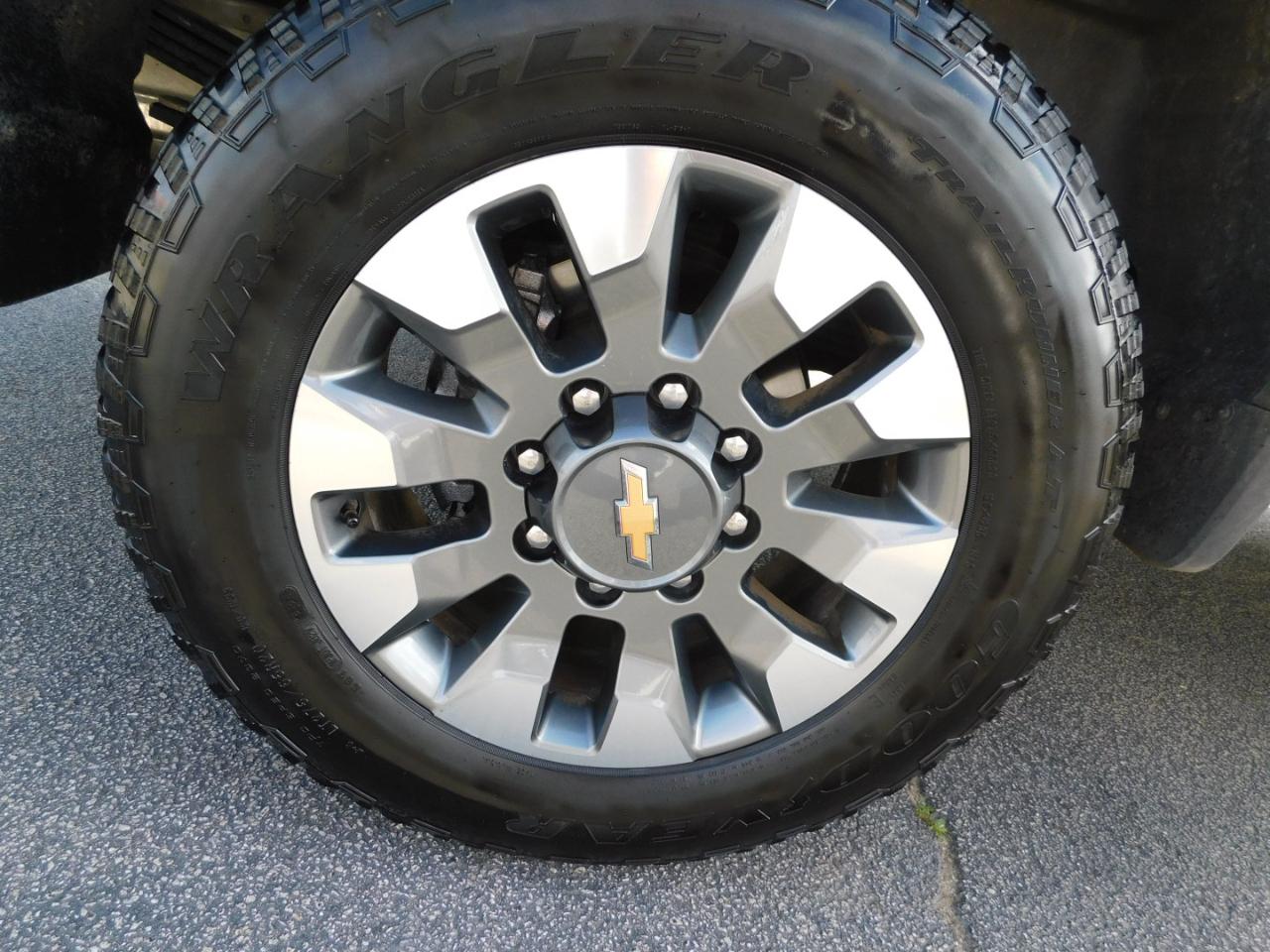 Chevrolet Silverado 2500HD 4WD Crew Cab 159" Custom 2024