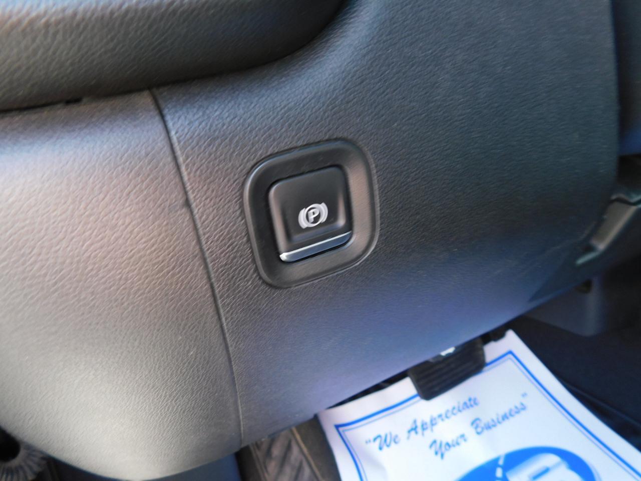 Chevrolet Silverado 2500HD 4WD Crew Cab 159" Custom 2024