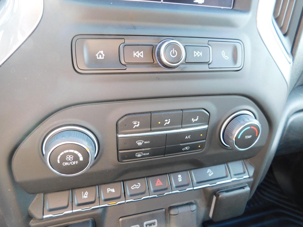 Chevrolet Silverado 2500HD 4WD Crew Cab 159" Custom 2024