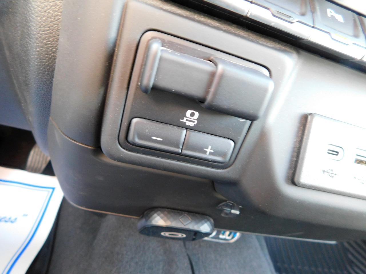 Chevrolet Silverado 2500HD 4WD Crew Cab 159" Custom 2024