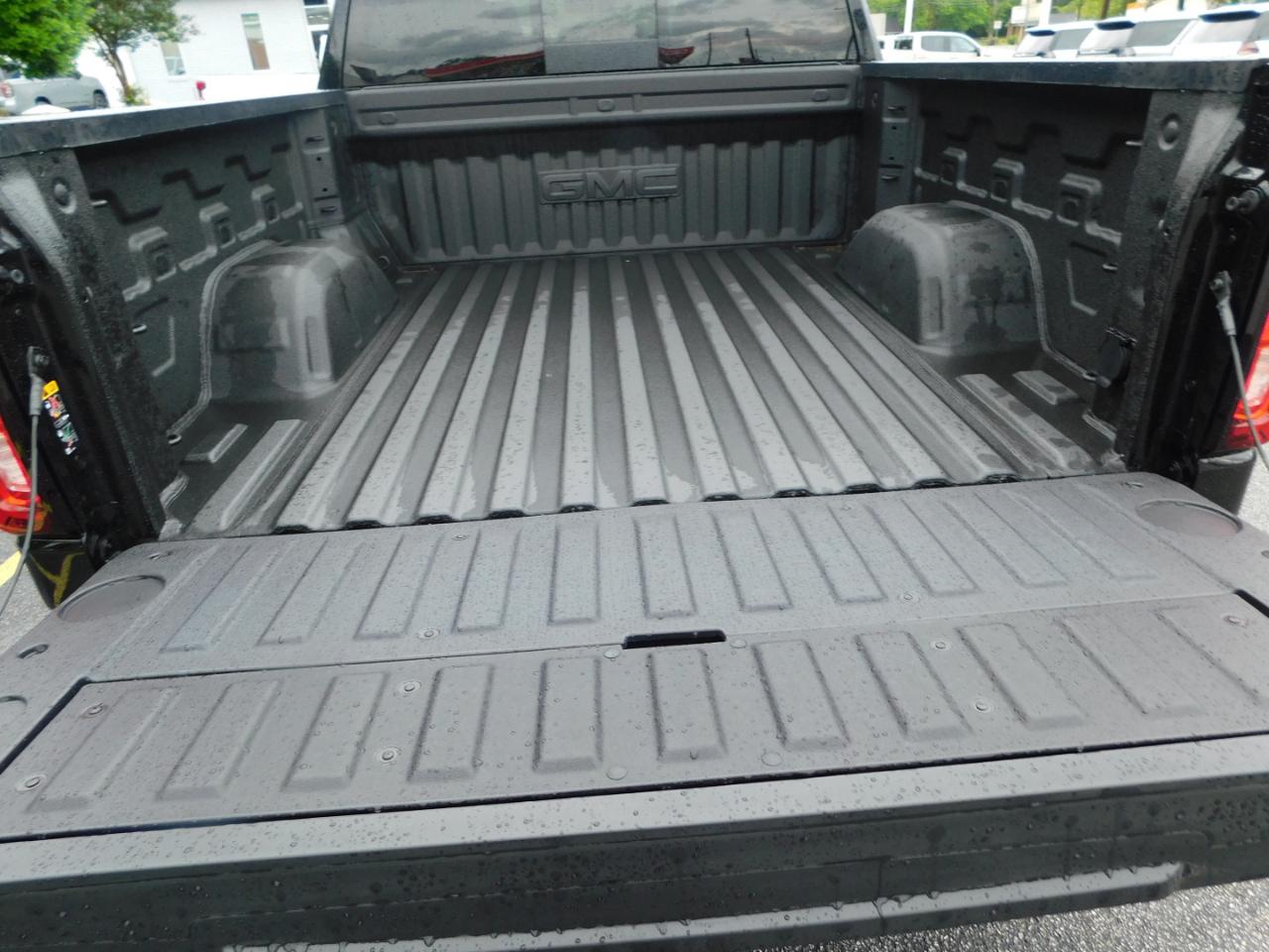 GMC Sierra 1500 4WD Crew Cab 147" SLT 2026