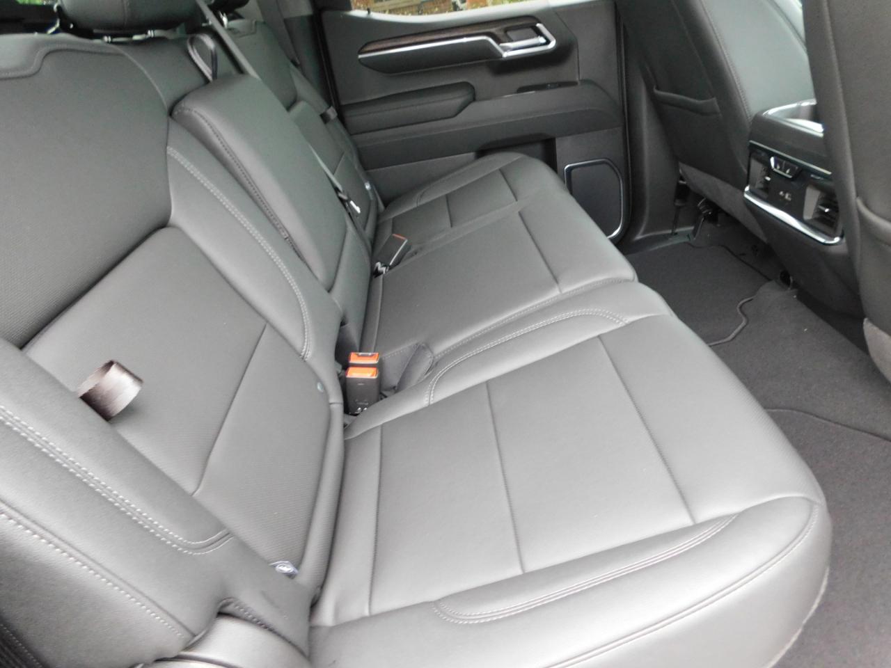 GMC Sierra 1500 4WD Crew Cab 147" SLT 2026